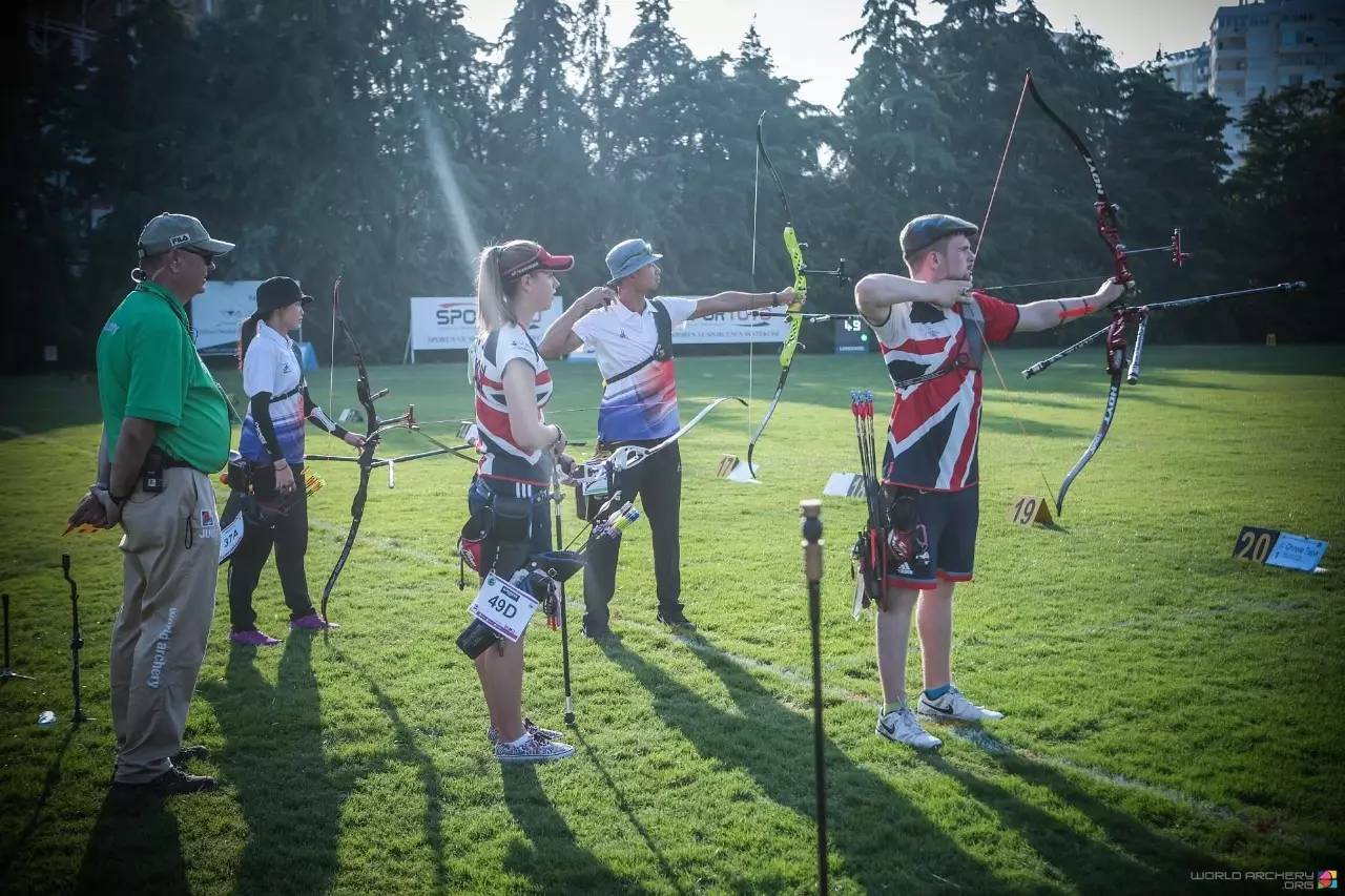 “大手牵小手”爱心捐助走进淄川二中