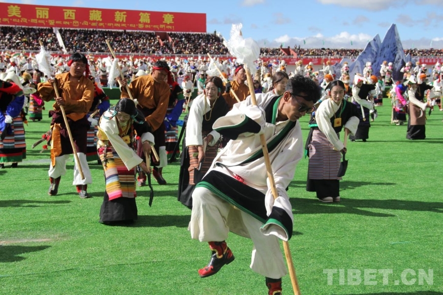 2025年那曲市恰青赛马节开赛(图4)