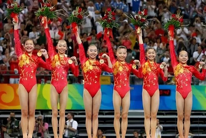 中国最矮奥运冠军仅1米37退役后二次发育如今老公高大帅气(图2)