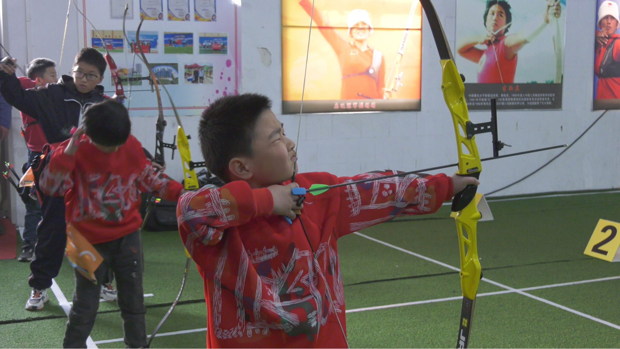 河北蠡县:120名射手挽弓搭箭!2023年U系列青少年射箭室内赛收官(图3)