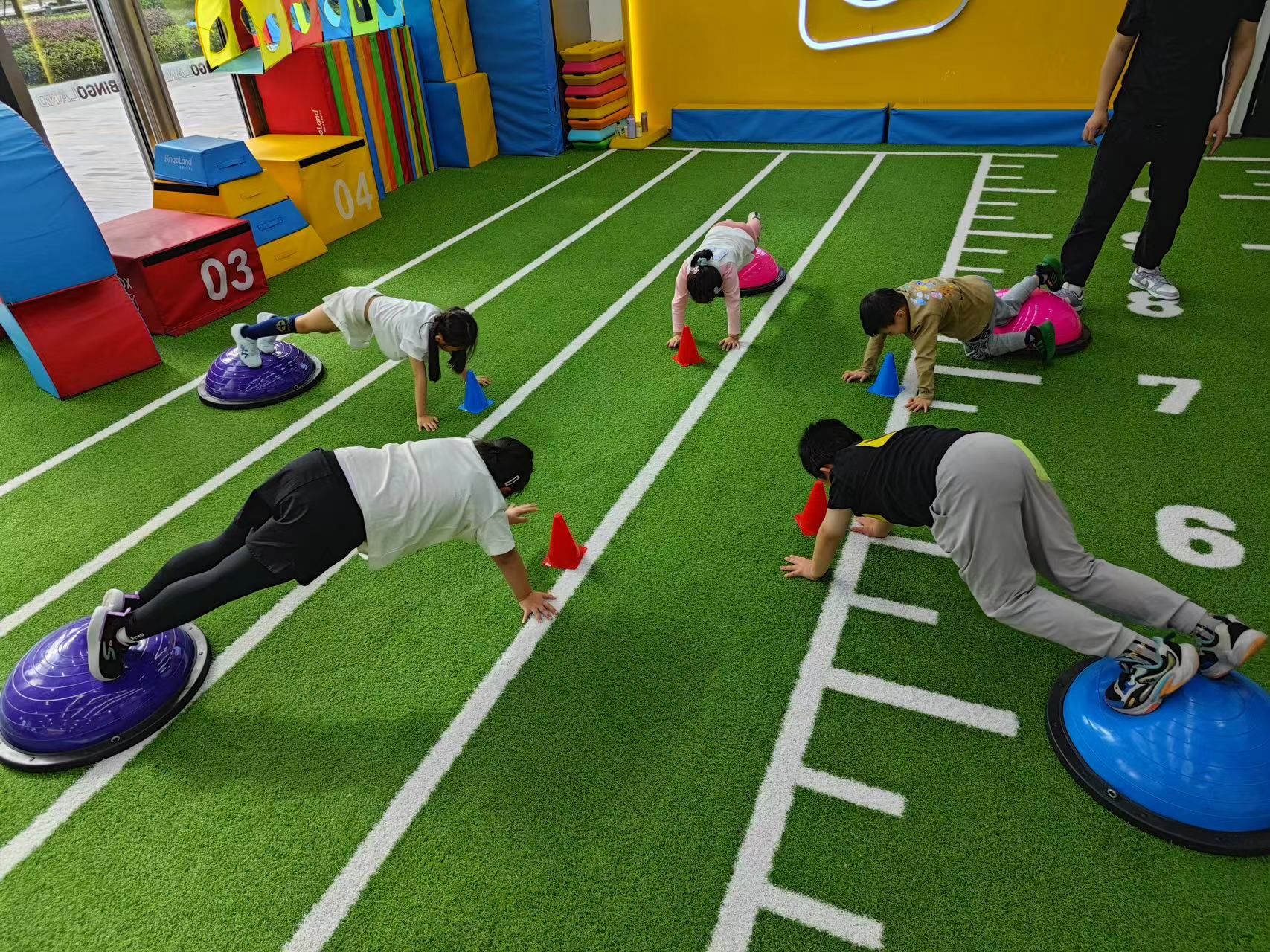 寒假招生 儿童趣味运动训练营跑进故事快乐锻炼!(图1) 寒假招生 儿童趣味运动训练营跑进故事快乐锻炼!