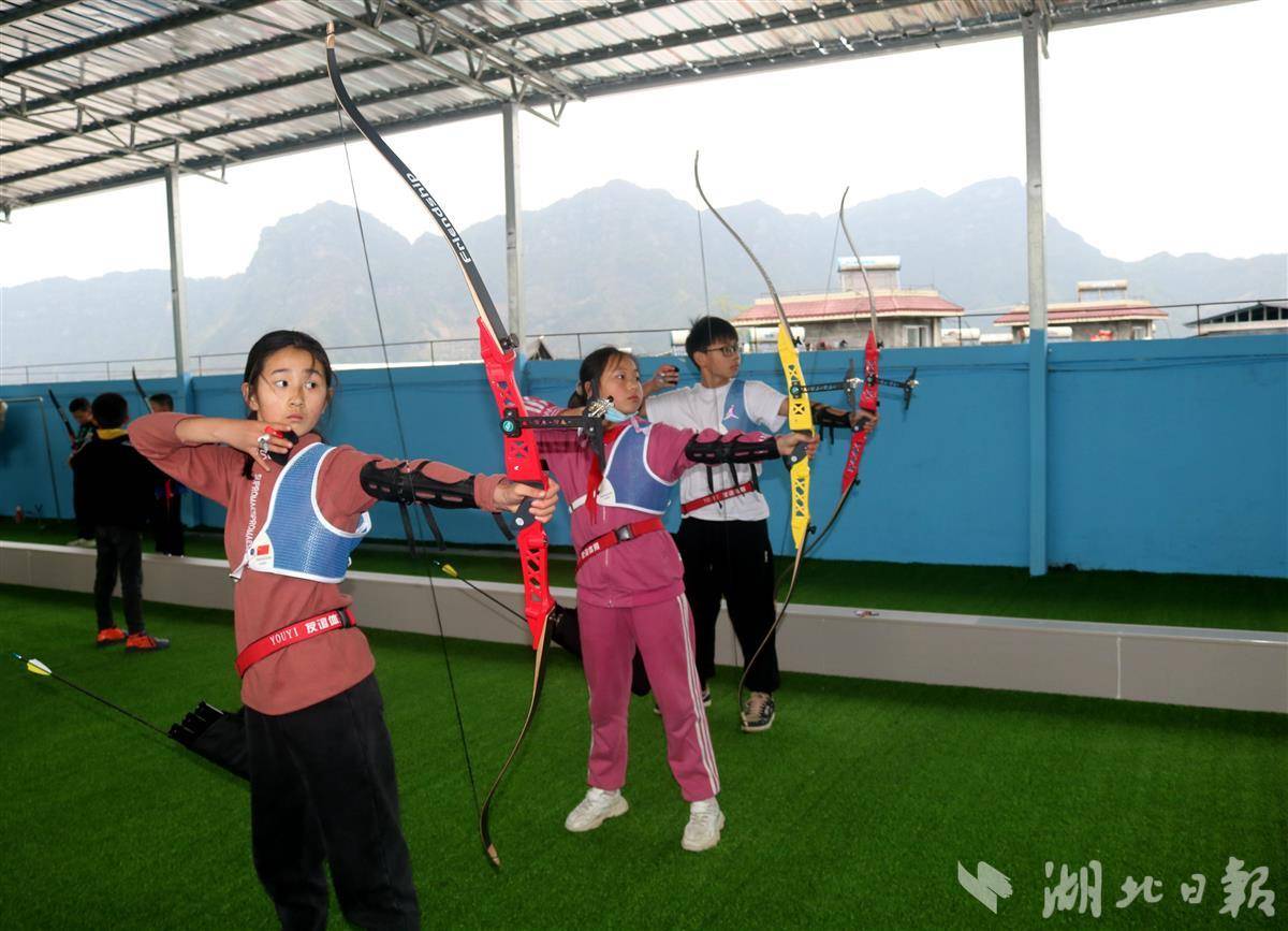 西安射箭运动：校园春水荡漾下的新希望