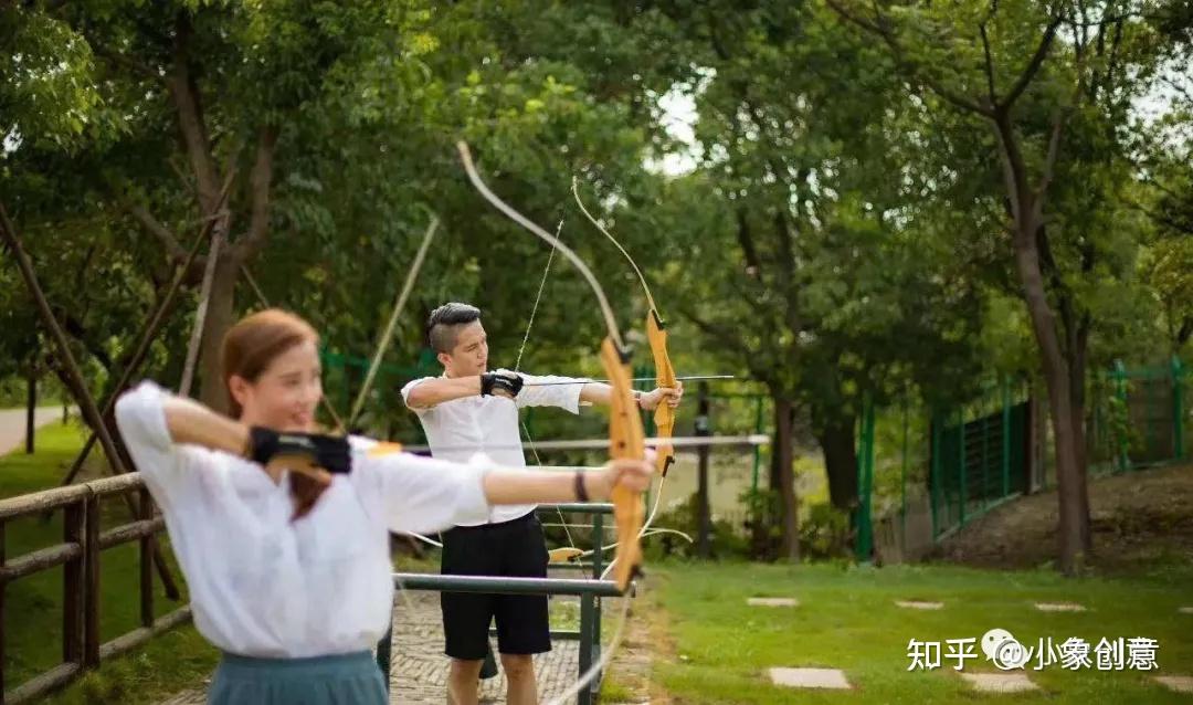 雪原驰骋展豪情 锡林浩特蒙古马超级联赛热情开赛