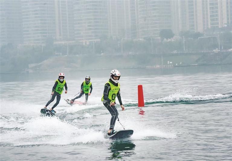 击剑、射箭、动力冲浪板……柳州中小学新兴体育项目玩出花(图5)