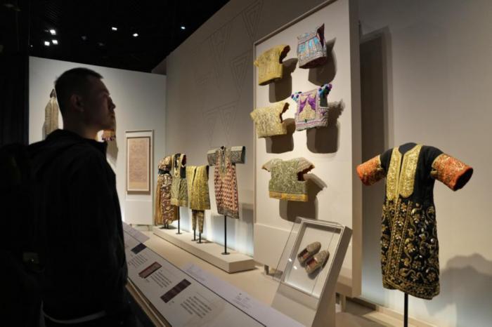 新春中国行丨越来越多中国民众“博物馆里过大年”(图2)