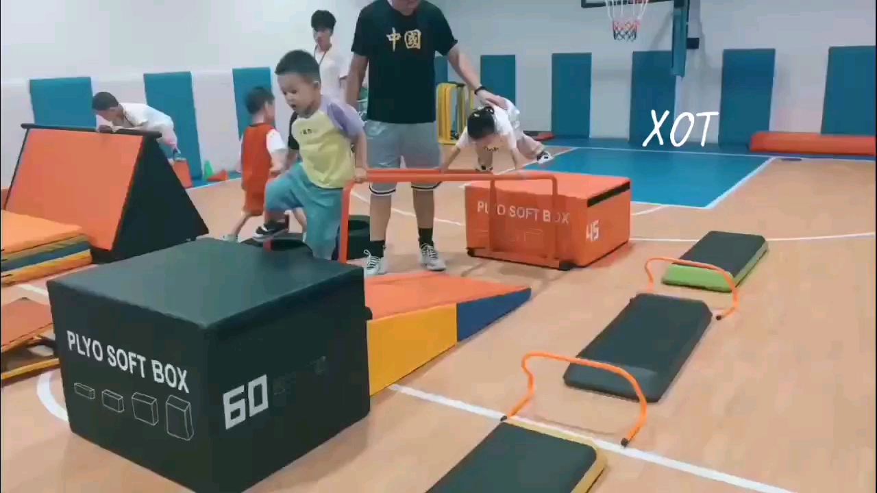 北幼·荣耀时刻|利州区北街幼儿园燃爆利州区第一届幼儿篮球比赛(图1) 北幼·荣耀时刻|利州区北街幼儿园燃爆利州区第一届幼儿篮球比赛