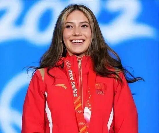 来势汹汹:跪舔美国华裔刘美贤疯狂攻击谷爱凌(图4)