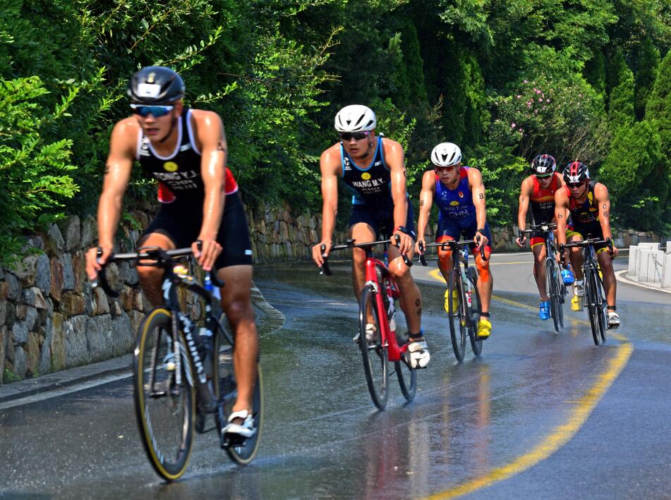 铁人三项混合接力：德国队逆袭夺冠 英国队遗憾摘铜