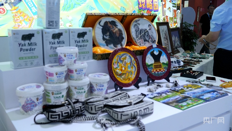 热贡风华聚展厅第27届青洽会黄南展区尽显生态产业新活力(图3)
