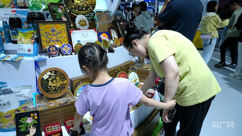 热贡风华聚展厅第27届青洽会黄南展区尽显生态产业新活力(图11)